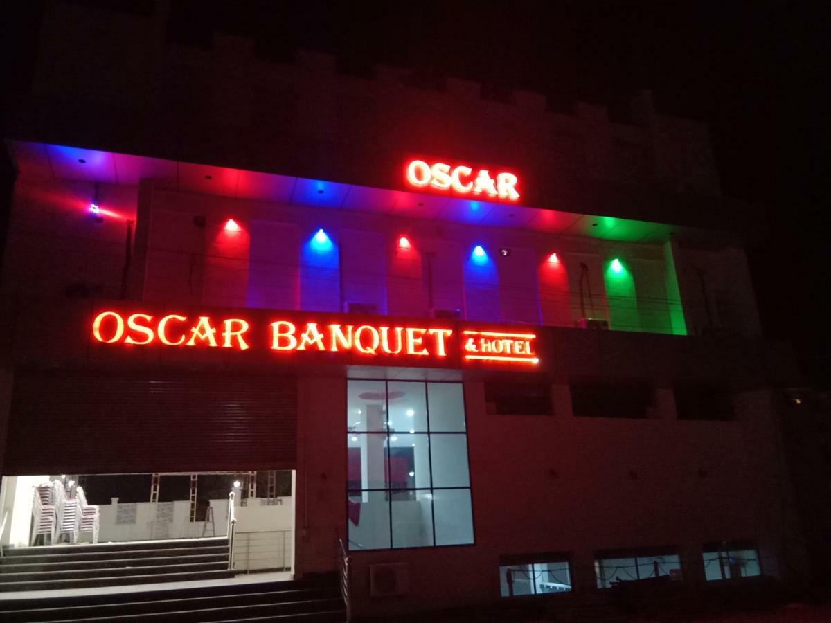 Oscar Banquet And Hotel Kālka Zewnętrze zdjęcie